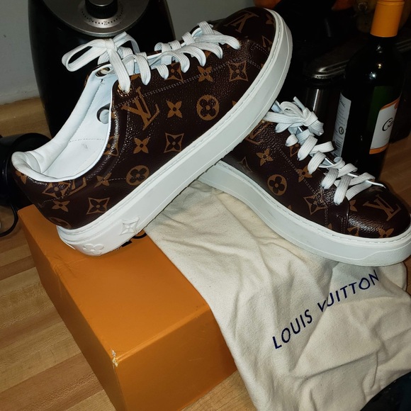 I have 2 pair of sneakers for sale worn them once I don’t have a use for them - Picture 8 of 8